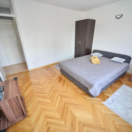 Apartman Centar Lux Пірот Екстер'єр фото
