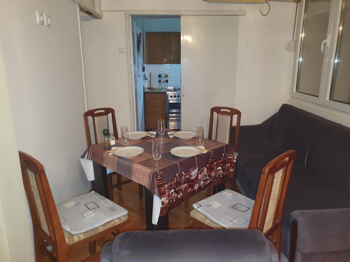 Apartman Centar Lux Пірот Екстер'єр фото
