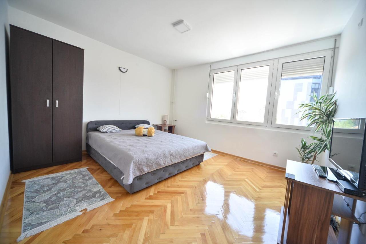 Apartman Centar Lux Пірот Екстер'єр фото
