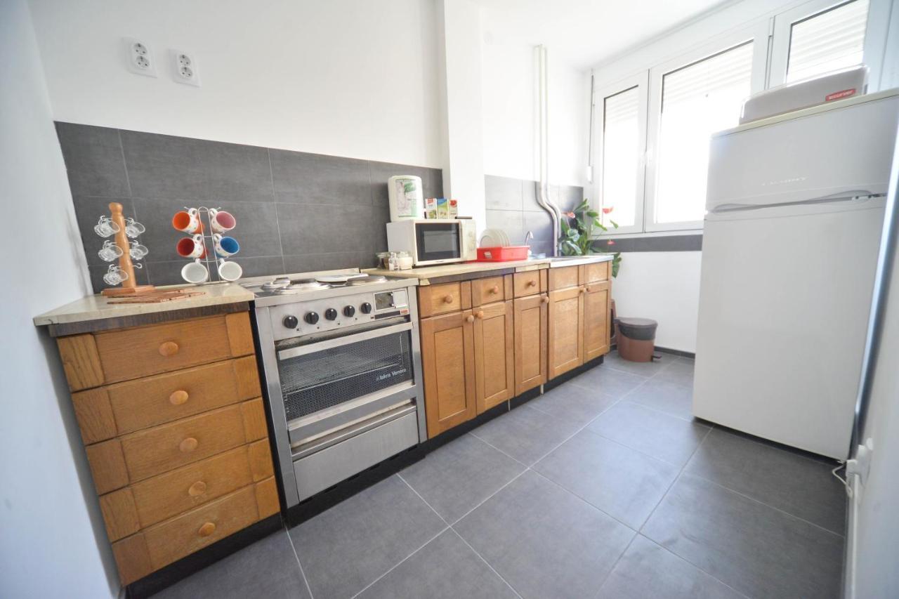Apartman Centar Lux Пірот Екстер'єр фото